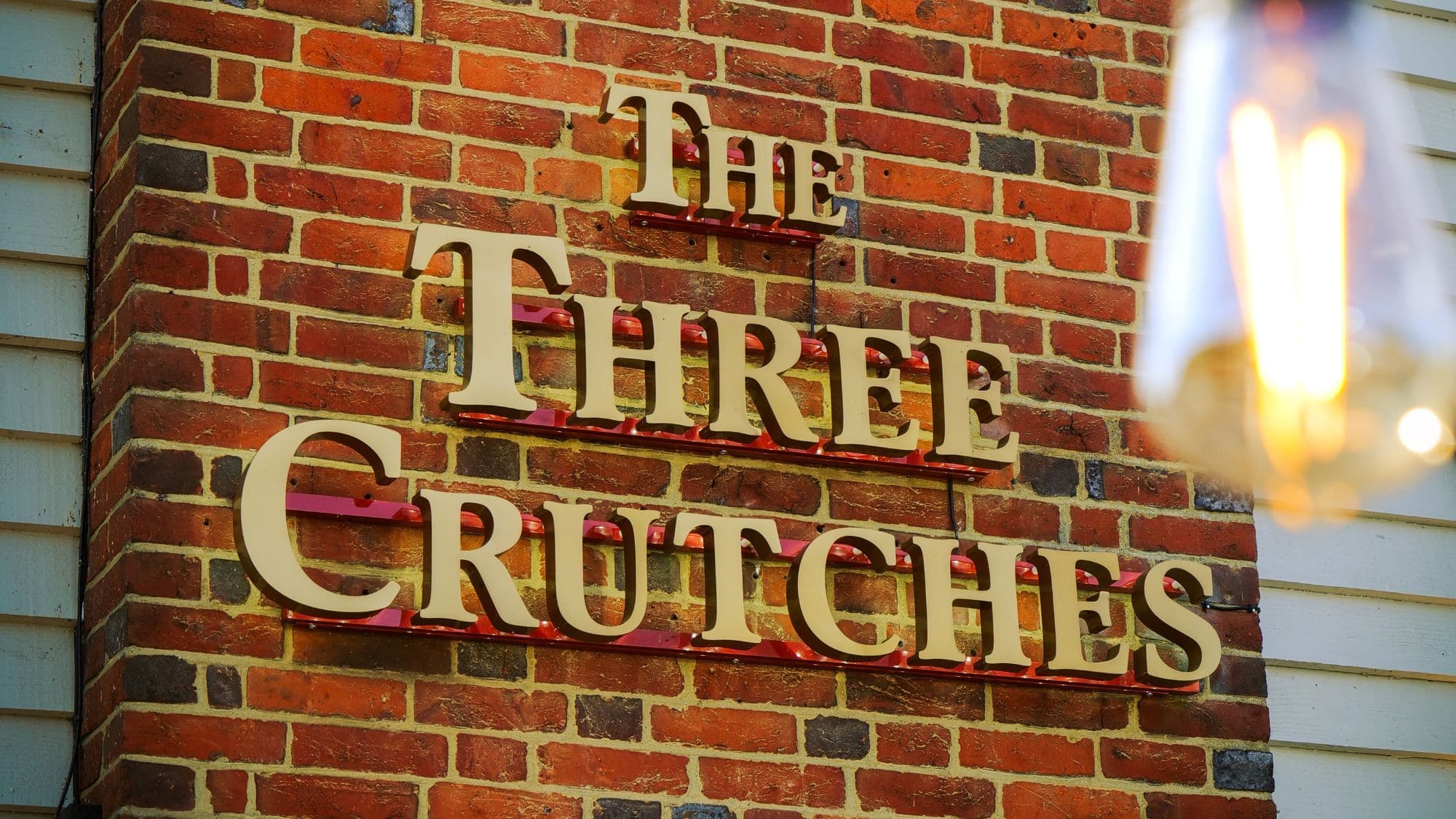 The Three Crutches